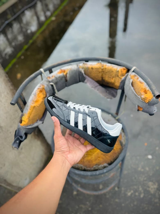 Adidas Samba OG “White/Core Black/Grey” (Gum Sole)