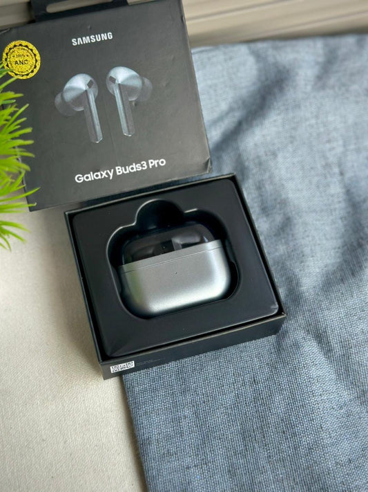 Samsung Galaxy Buds3 Pro – Premium Wireless Sound (Silver)