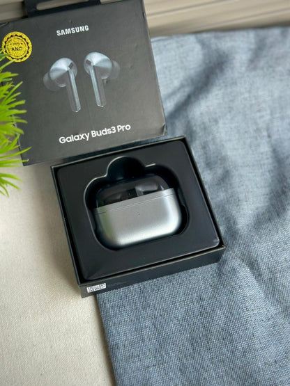 Samsung Galaxy Buds3 Pro – Premium Wireless Sound (Silver)